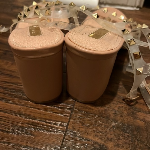 Studded Heels size 8.5 USED very fancy summery & comfortable. No box - Picture 9 of 10